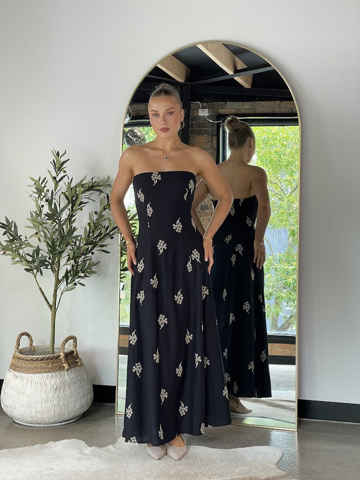 0458 Astina Maxi Black