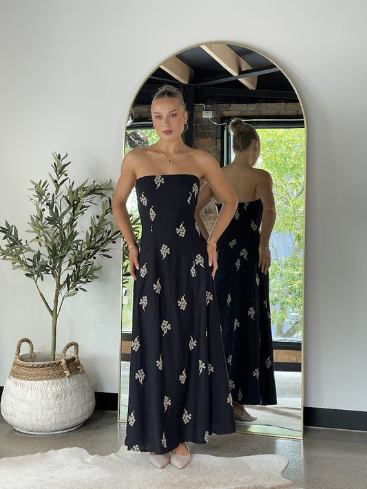 0458 Astina Maxi Black