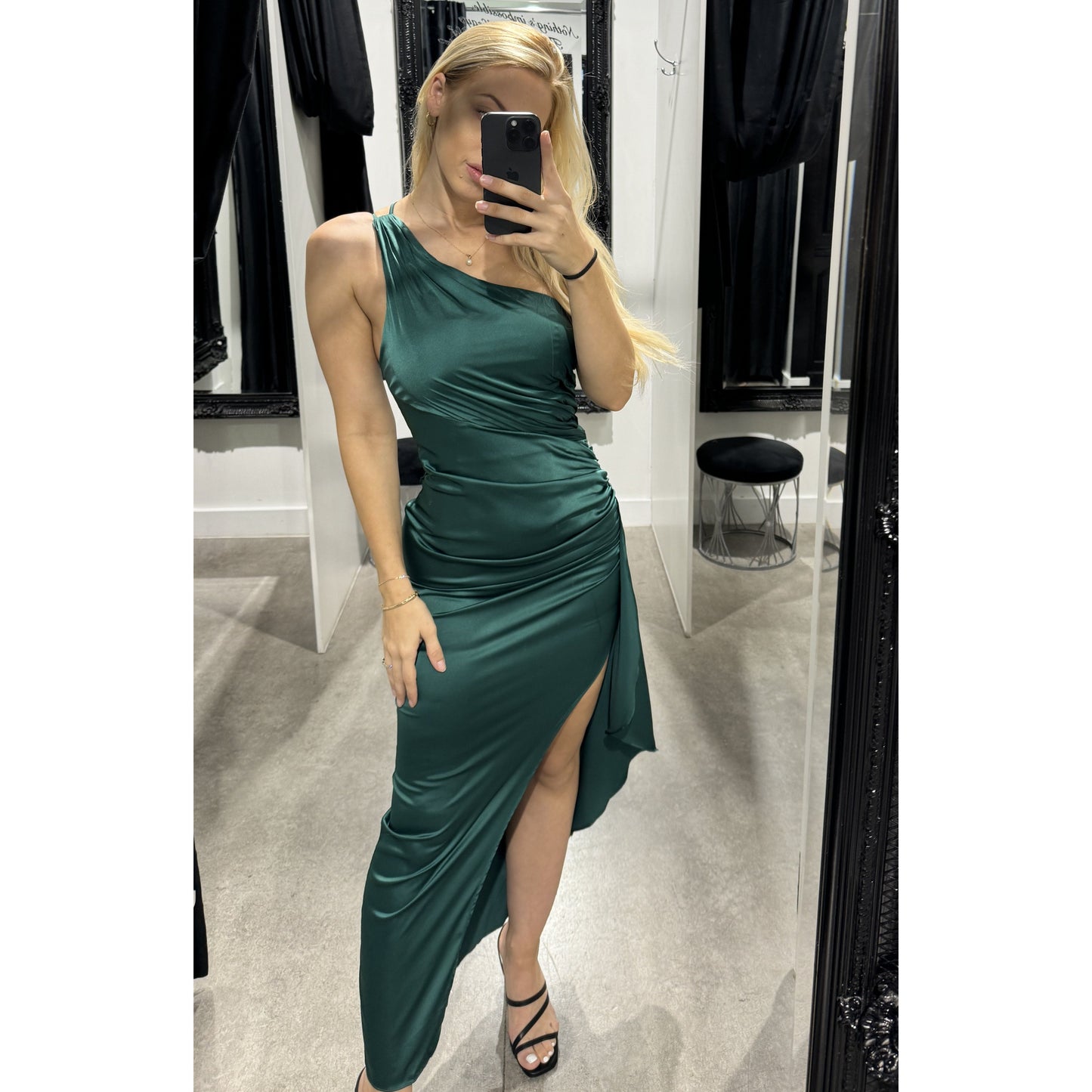 1528 Tanya Gown Emerald